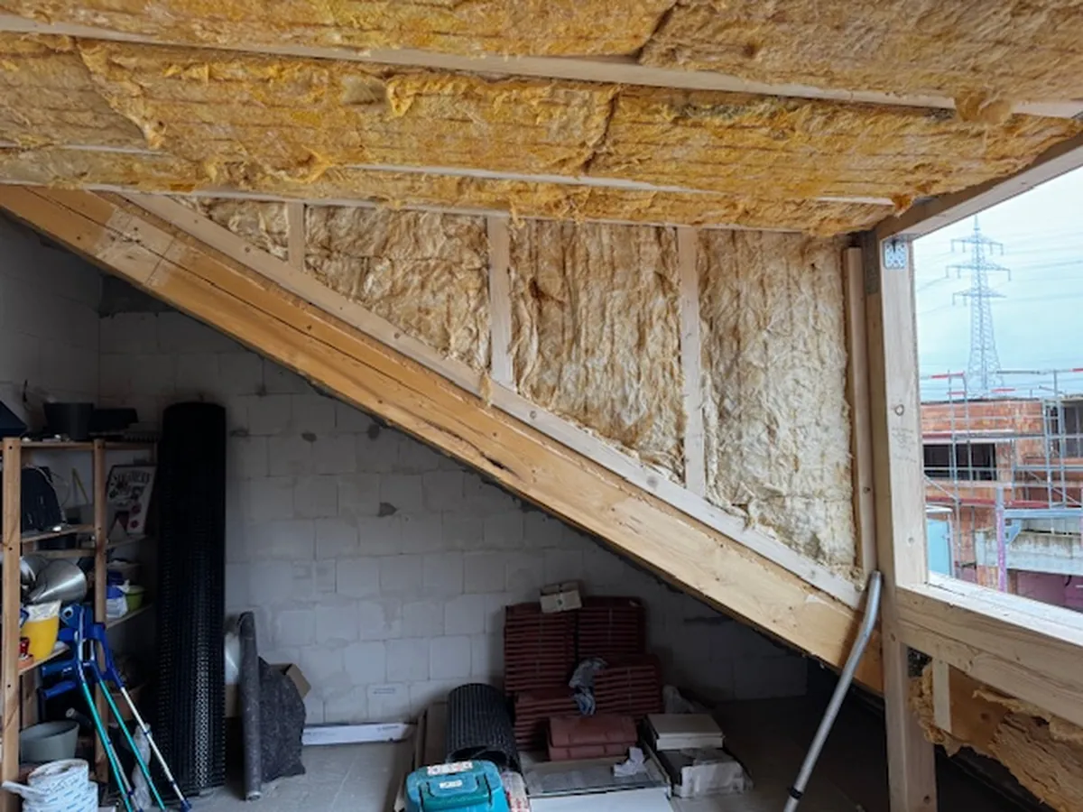 Dachgaube von innen mit Dämmung und neuem Fenster